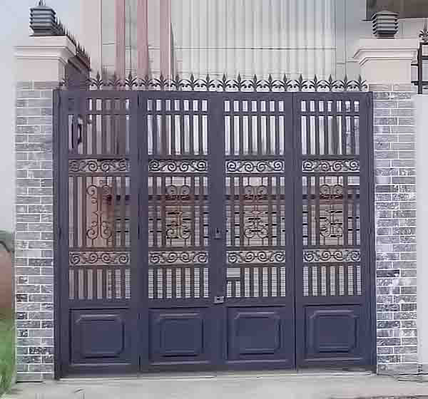Cửa cổng sắt 4 cánh đẹp 1