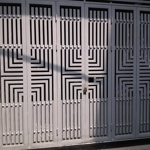 Cửa sắt 2