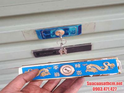 Thay ổ khóa cửa cuốn bao nhiêu?