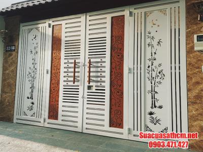 Cửa khung sắt bịt tôn